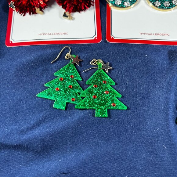 Set Of 5 Festive Christmas Earrings Holiday Time & Fashion Jewelry Hypoallergeni - Picture 5 of 5